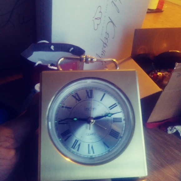 Linden quartz clock - Picture 3 of 3